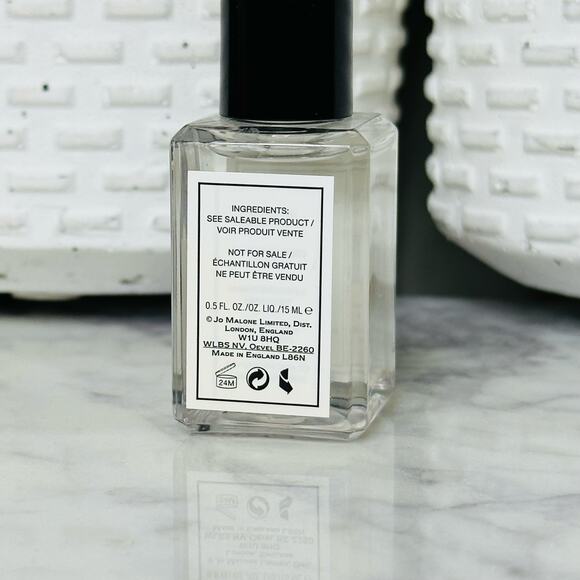 Jo Malone English Pear & Freesia Body & Hand Wash 15ml - Picture 2 of 3